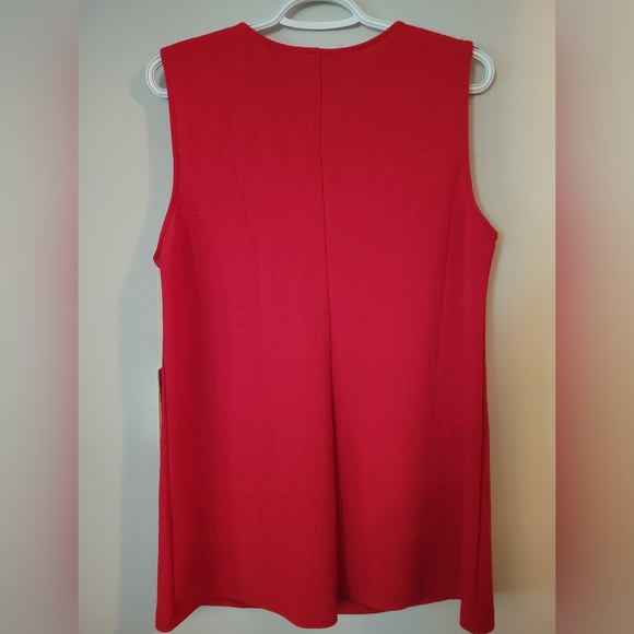 Red top - Picture 2 of 4